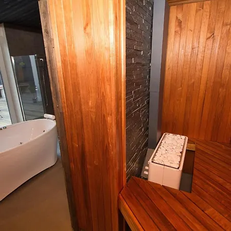 Дом отдыха Casa Monkey With Sauna And Terrace